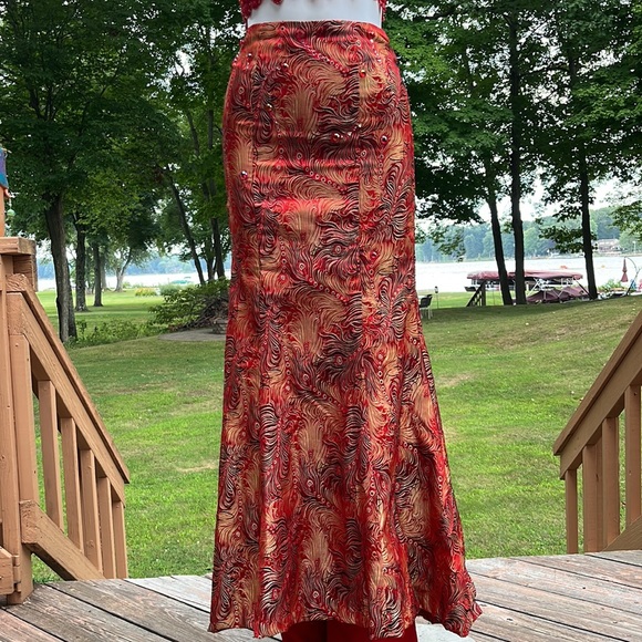 Gorgeous Tiffany 2-piece gemmed gown 6 - Picture 3 of 16